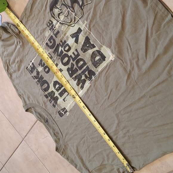 Disney Graphic Grumpy T-shirt Size 2XL NWT - Picture 3 of 5